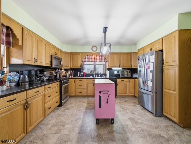 82 Pleasant Pl, Kearny Town, NJ 07032