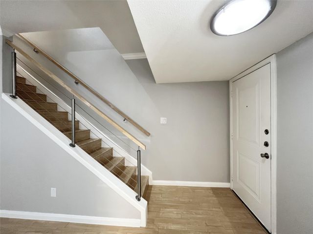 1801 Stoney Brook Drive 106, Houston, TX 77063