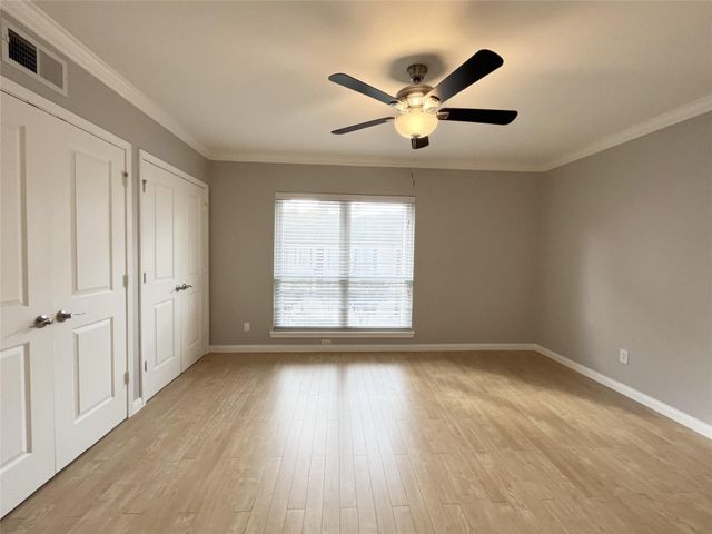 1801 Stoney Brook Drive 106, Houston, TX 77063