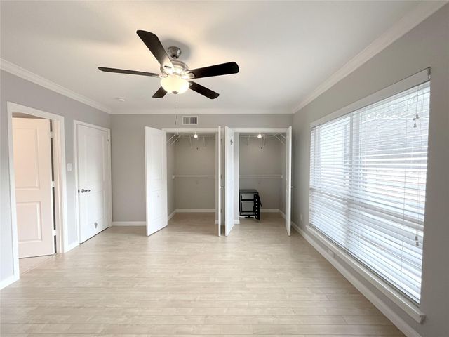 1801 Stoney Brook Drive 106, Houston, TX 77063