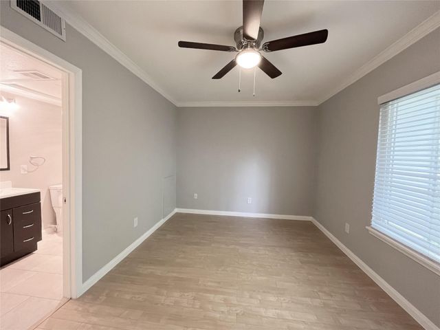 1801 Stoney Brook Drive 106, Houston, TX 77063