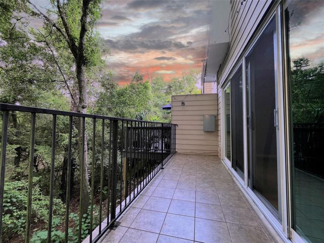 1801 Stoney Brook Drive 106, Houston, TX 77063