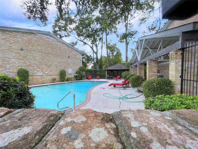 1801 Stoney Brook Drive 106, Houston, TX 77063