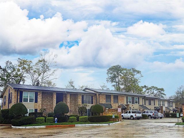 1801 Stoney Brook Drive 106, Houston, TX 77063