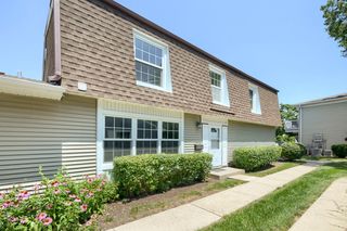 1477 Woodcutter Lane B, Wheaton, IL 60189