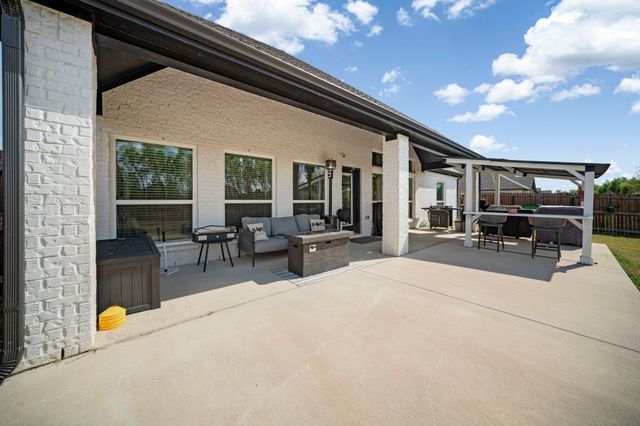 648 Red Maple Road, Waxahachie, TX 75165