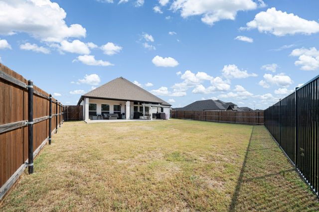 648 Red Maple Road, Waxahachie, TX 75165