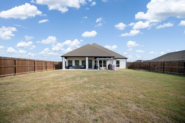 648 Red Maple Road, Waxahachie, TX 75165