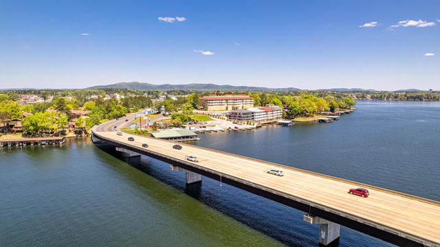 130 Grand Isle Dr Apt 1D, Hot Springs, AR 71913