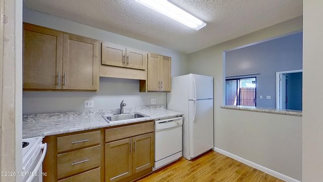 2530 WHISPERING WOODS Boulevard 4, Jacksonville, FL 32246