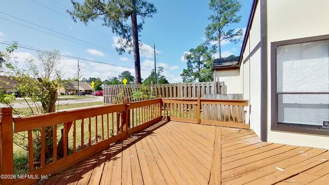 2530 WHISPERING WOODS Boulevard 4, Jacksonville, FL 32246