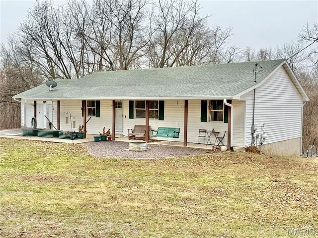 13001 Woodland Groves Place, Hannibal, MO 63401