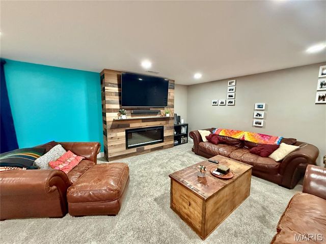 13001 Woodland Groves Place, Hannibal, MO 63401