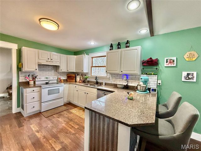 13001 Woodland Groves Place, Hannibal, MO 63401