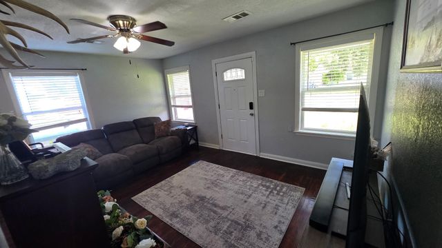 1208 Chevy Chase Drive, Angleton, TX 77515