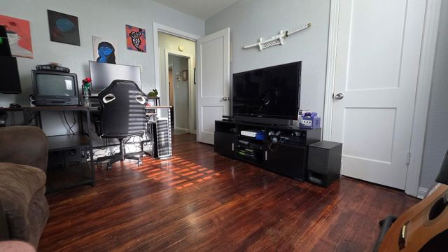 1208 Chevy Chase Drive, Angleton, TX 77515