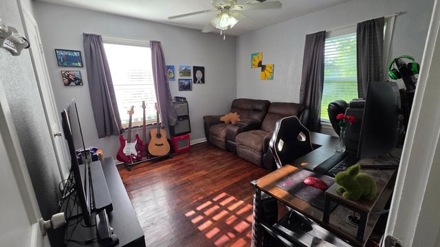 1208 Chevy Chase Drive, Angleton, TX 77515