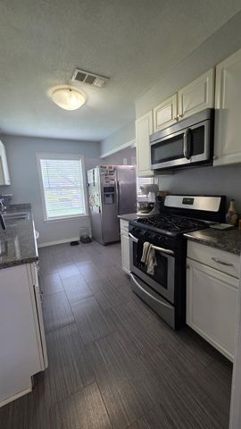 1208 Chevy Chase Drive, Angleton, TX 77515