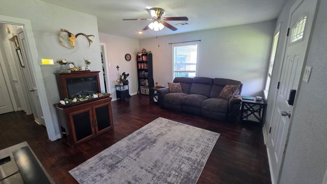 1208 Chevy Chase Drive, Angleton, TX 77515