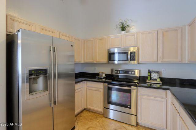 687 N GREGORY Place, Chandler, AZ 85226