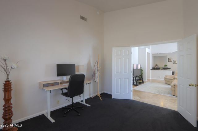 687 N GREGORY Place, Chandler, AZ 85226