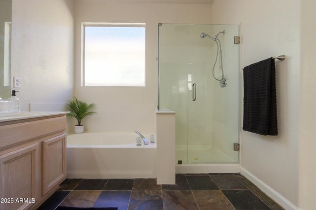 687 N GREGORY Place, Chandler, AZ 85226