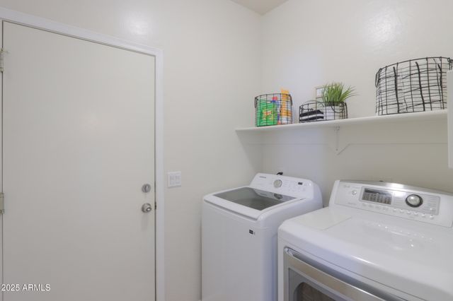 687 N GREGORY Place, Chandler, AZ 85226