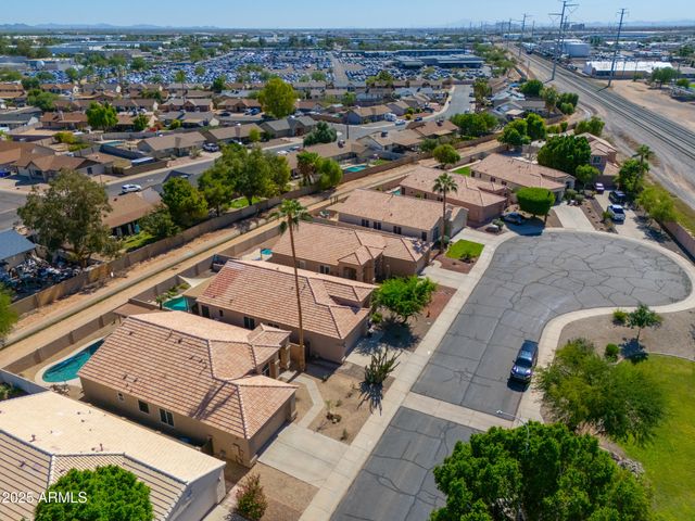 687 N GREGORY Place, Chandler, AZ 85226