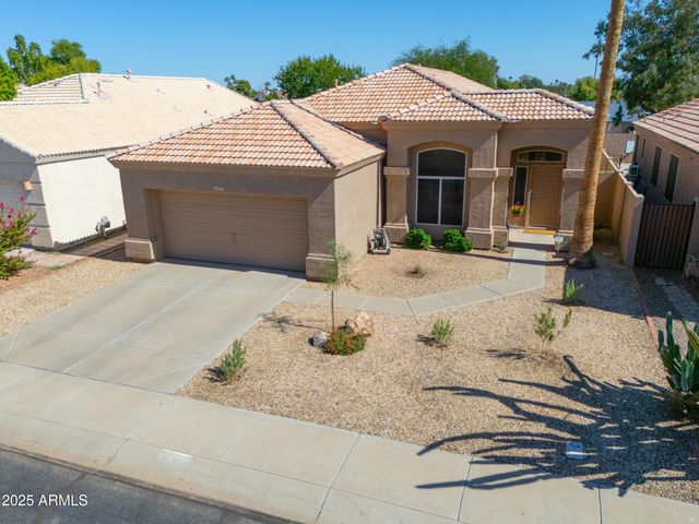 687 N GREGORY Place, Chandler, AZ 85226