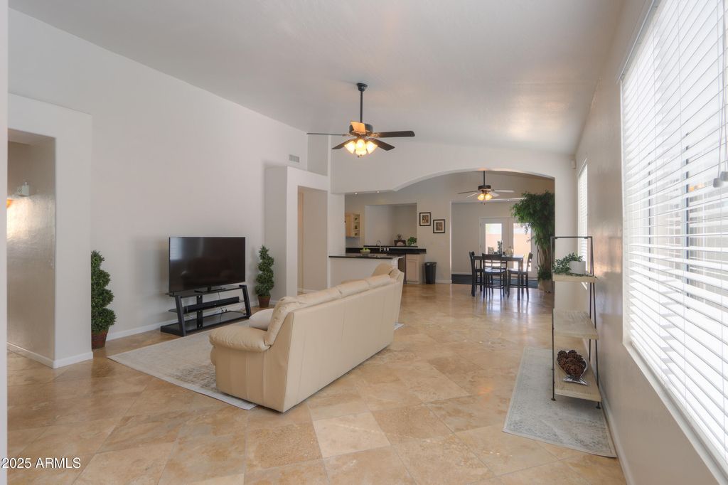 687 N GREGORY Place, Chandler, AZ 85226