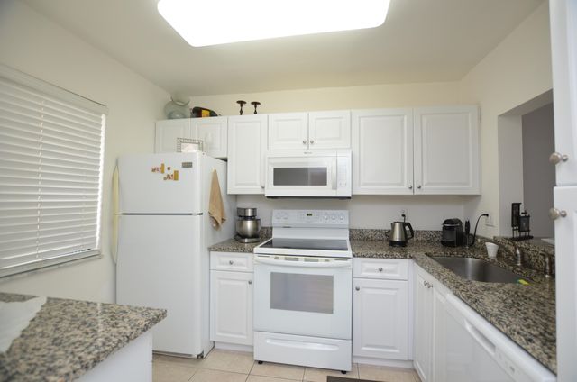 6649 Somerset Drive 102, Boca Raton, FL 33433