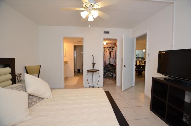 6649 Somerset Drive 102, Boca Raton, FL 33433