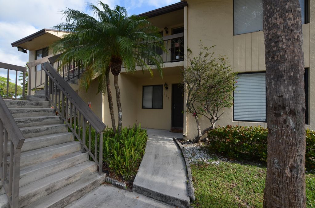 6649 Somerset Drive 102, Boca Raton, FL 33433