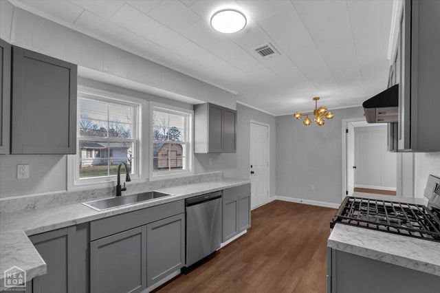 707 E Elm Street, Walnut Ridge, AR 72476