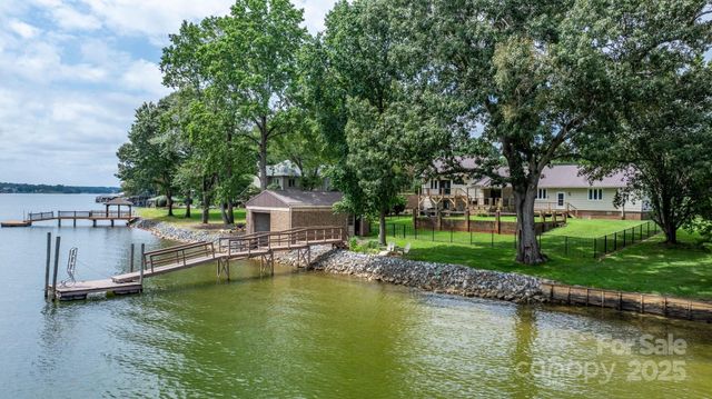 748 Moretz Court, Hickory, NC 28601
