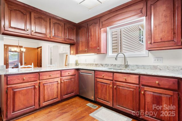 748 Moretz Court, Hickory, NC 28601