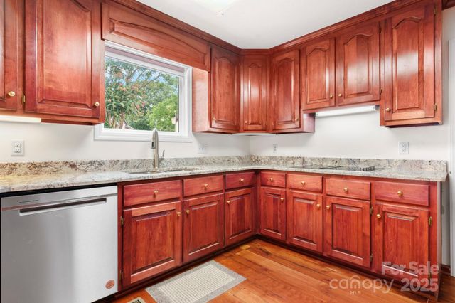 748 Moretz Court, Hickory, NC 28601