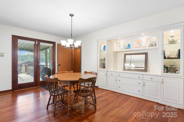 748 Moretz Court, Hickory, NC 28601