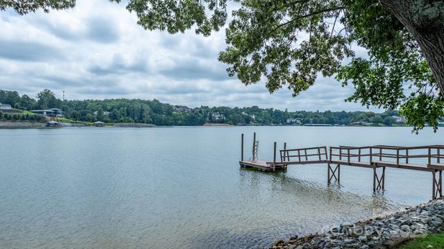 748 Moretz Court, Hickory, NC 28601