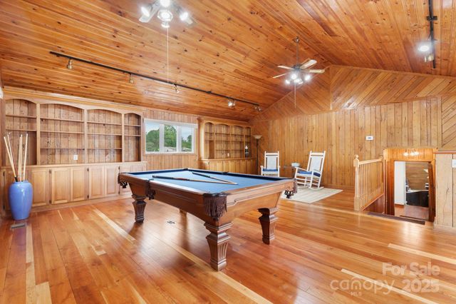 748 Moretz Court, Hickory, NC 28601