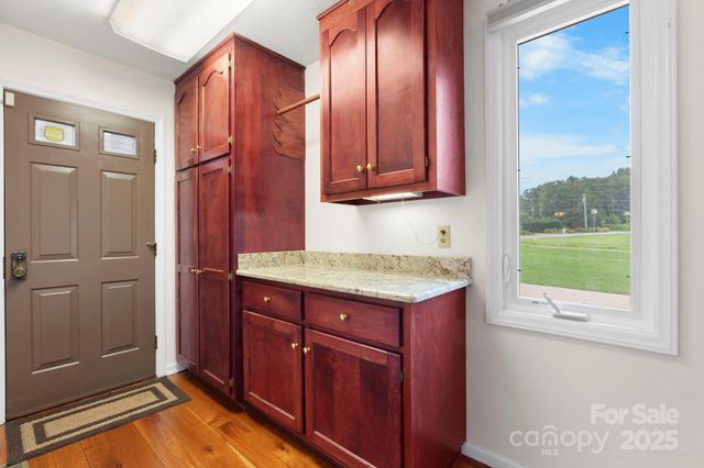 748 Moretz Court, Hickory, NC 28601