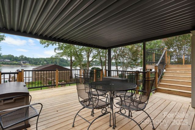 748 Moretz Court, Hickory, NC 28601