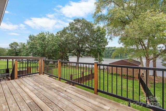 748 Moretz Court, Hickory, NC 28601