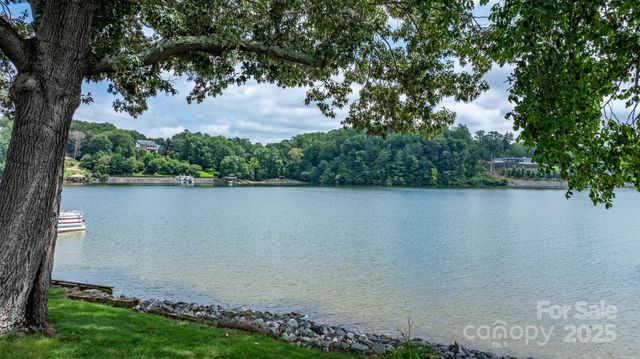 748 Moretz Court, Hickory, NC 28601