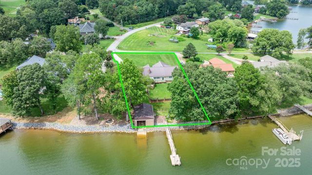 748 Moretz Court, Hickory, NC 28601