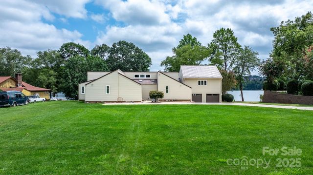 748 Moretz Court, Hickory, NC 28601