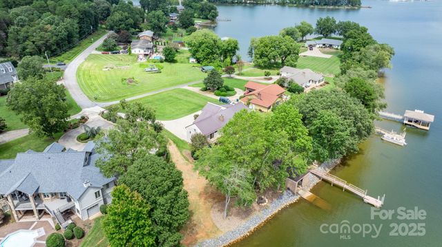748 Moretz Court, Hickory, NC 28601