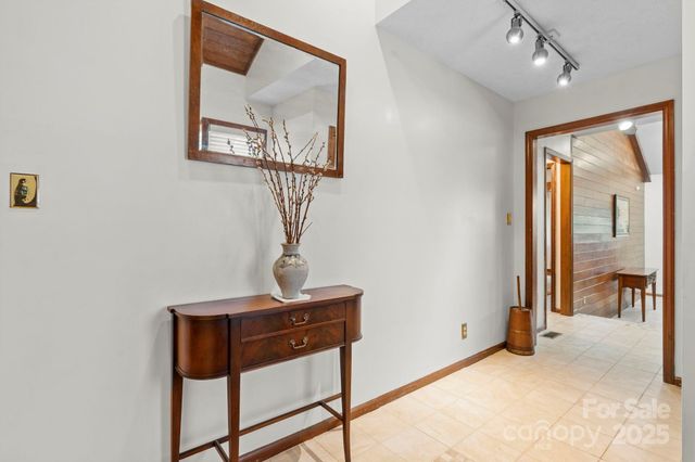 748 Moretz Court, Hickory, NC 28601