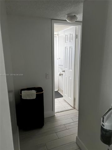 7610 STIRLING RD 108-B, Hollywood, FL 33024