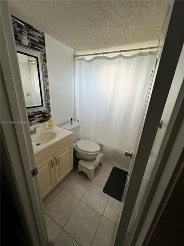 7610 STIRLING RD 108-B, Hollywood, FL 33024